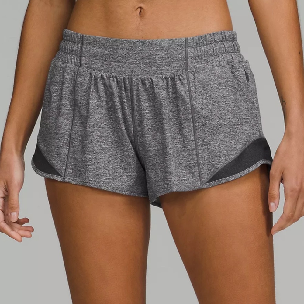 Lululemon Hotty Hot Low-Rise Lined Short 2.5"